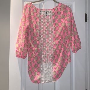 Yahada neon pink pattern crochet lace exposed back tunic top Size small